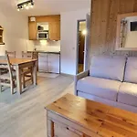 Апартаменти Cosy 2 Pieces, Skis Aux Pieds, Proche Commerces - Fr-1-182a-34 *