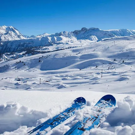 Cosy 2 Pieces, Skis Aux Pieds, Proche Commerces - Fr-1-182a-34 Courchevel